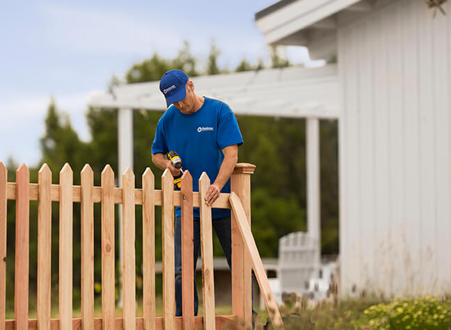 Fence Installation & Replacement